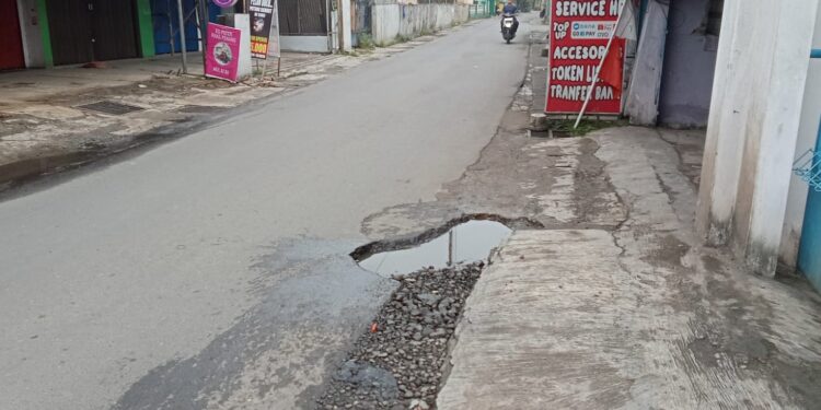 Catatan Akhir Tahun : Jalan Rusak, Apa dan Siapa Penyebabnya ?