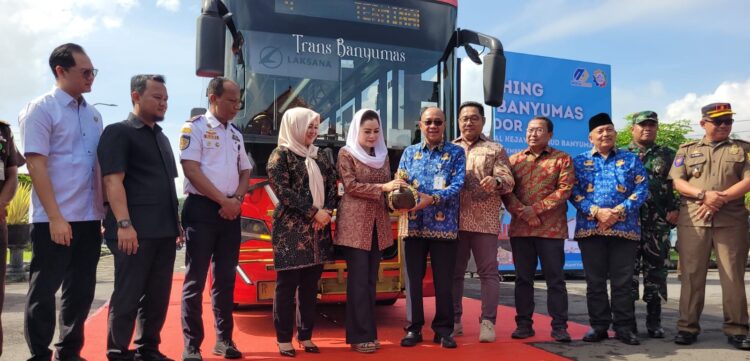 Bupati Luncurkan Trans Banyumas Rute Terminal Bulipitu- Kejawar Banyumas