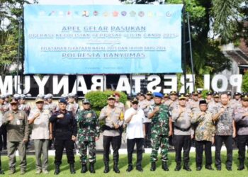 Bupati Sadewo Pimpin Apel Gelar Pasukan Operasi Lilin Candi 2025, Pastikan Nataru Aman
