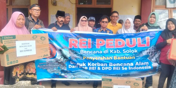 REI Sumbar Salurkan Bantuan Kompor Gas dan Magicom Untuk Korban Banjir Bandang di Nagari Koto Sani