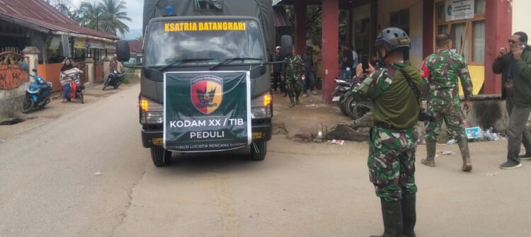 TNI Hadir di Tengah Pemulihan: Pangdam XX Tuanku Imam Bonjol Bantu Warga Terdampak Banjir Bandang Jorong Padang Belimbing, Nagari Koto Sani