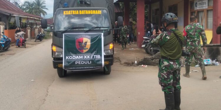 TNI Hadir di Tengah Pemulihan: Pangdam XX Tuanku Imam Bonjol Bantu Warga Terdampak Banjir Bandang Jorong Padang Belimbing, Nagari Koto Sani