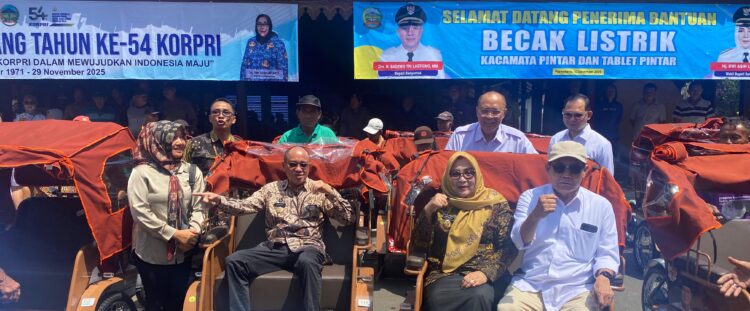 280 Pengayuh Becak Banyumas Terima Becak Listrik dari Presiden Prabowo: “Dilarang Dijual!” Tegas Bupati Sadewo