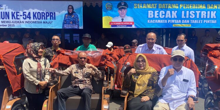 280 Pengayuh Becak Banyumas Terima Becak Listrik dari Presiden Prabowo: “Dilarang Dijual!” Tegas Bupati Sadewo