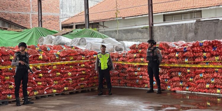 Polda Jateng Proses Hukum Pelaku Penyelundupan Bawang Bombay Ilegal di Pelabuhan Tanjung Mas