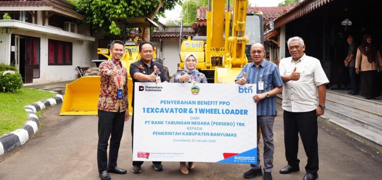 ‎ Terima 2 Alat Berat dari BTN, Sadewo : Untuk Pengelolaan Banjir dan Sampah di Banyumas