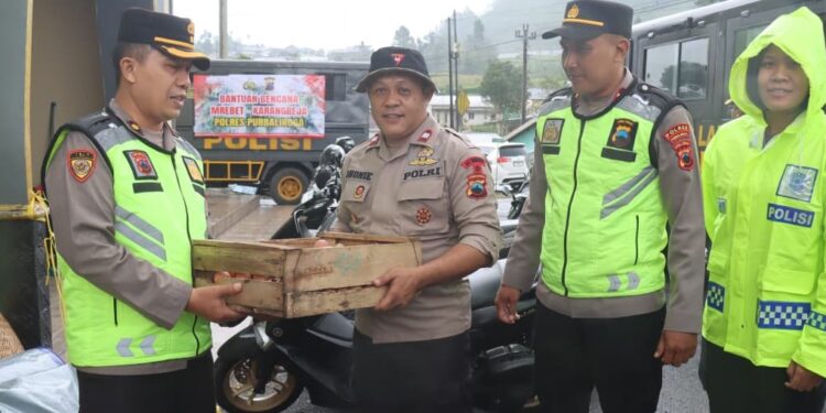 Polres Purbalingga dan Bhayangkari Baksos di Lokasi Bencana Alam