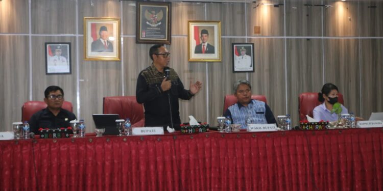 Bupati Tapanuli Utara Tekankan Penyeragaman Persepsi Arah Pembangunan serta Inovasi dan Kreativitas Jajaran Perangkat Daerah