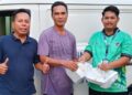 Penuhi Kebutuhan Warga Terdampak Banjir Yayasan Asmura Sanggar Waringin Desa Ciasem hilir Bagikan Nasi Kotak
