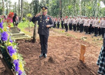 Polres Purbalingga Beri Penghormatan Terakhir Almarhum Aipda Zaeni
