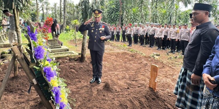 Polres Purbalingga Beri Penghormatan Terakhir Almarhum Aipda Zaeni