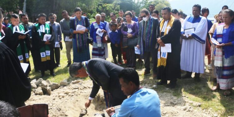 Pemkab Tapanuli Utara Dukung Pembangunan Wisata Pulau Sibandang Bersama Gereja dan Masyarakat