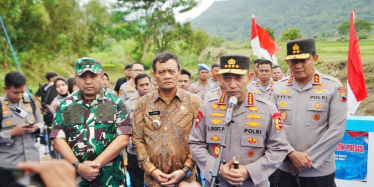 Kapolri Resmikan 19 Jembatan Merah Putih Presisi, Komitmen Tindaklanjuti Arahan Presiden Prabowo