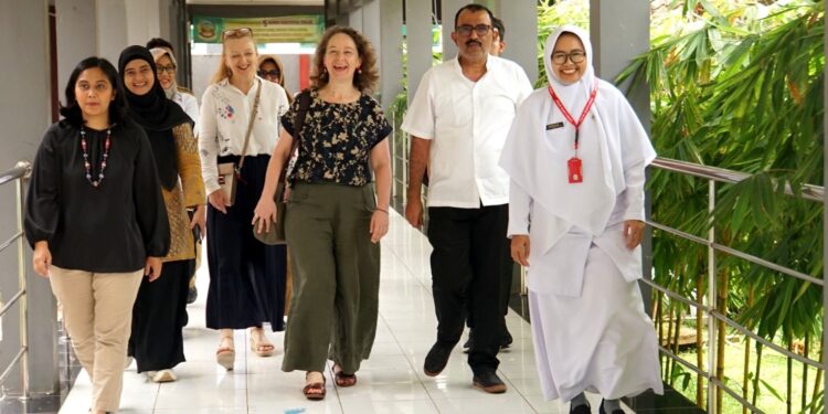 2 Dokter Australia dan 2 Dokter UGM Kunjungi RSUD Banyumas