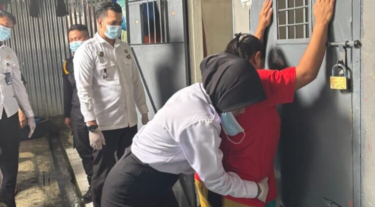 HOAKS… Isu WBP Bebas Gunakan Handphone di Rutan Tarutung, Karutan: Berita Tidak Benar dan Tidak Bertanggung Jawab