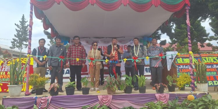 Pemkab Tapanuli Utara Apresiasi Launching Bimbel Intensif di SMAN 1 Pangaribuan
