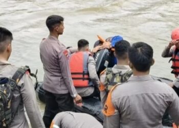 Pencarian Hari Kedua Korban Tenggelam di Sungai Kalimalang Ciampel Masih Berlangsung