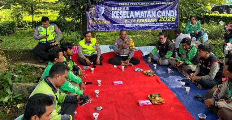 Satlantas Polres Purbalingga Gelar Juguran dan Ngopi Bareng Ojol di Selabaya