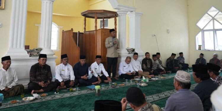 Bupati Solok Diskusi Bersama Masyarakat Terkait Pembebasan Lahan Pembangunan Jalan Nasional Air Dingin
