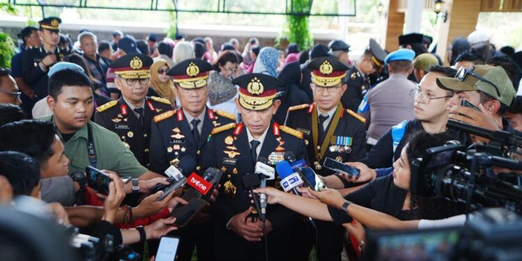 Hadiri Pemakaman, Kapolri: Pesan Eyang Meri Jadi Inspirasi dan Semangat Keluarga Besar Polri