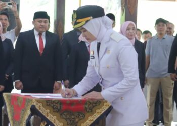 Bupati Imron Lantik 200 Pejabat dan Fungsional, Ini Alasannya
