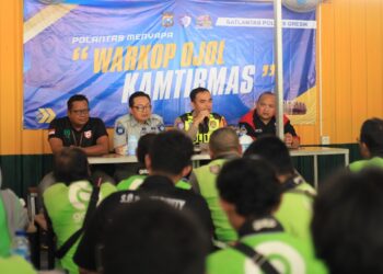 Sinergi di Balik Secangkir Kopi: Satlantas Polres Gresik Rangkul Driver Ojol dalam Ops Keselamatan Semeru 2026