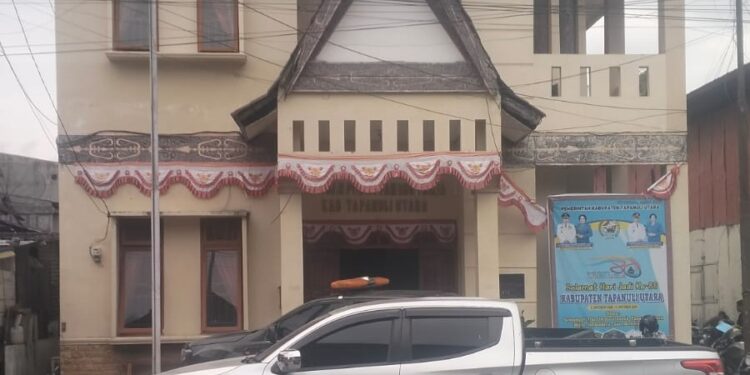 Plt  Satpol PP Taput Takut Tindak Penambangan Pasir Ilegal di DAS Sigeaon, Diduga Main Mata