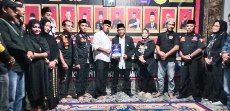 Serah Terima SK DPAC Rumpin Berjalan Lancar, Dikediaman Ketua PAC Kabupaten Bogor
