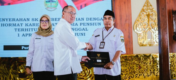 176 ASN Banyumas Terima SK Pensiun