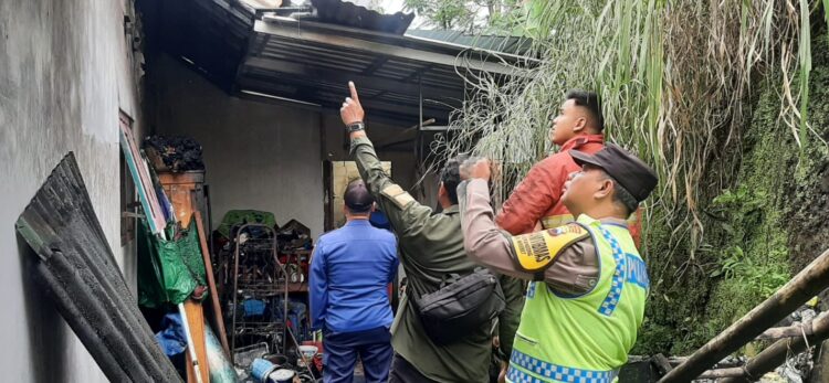 Rumah di Mrebet Purbalingga Terbakar, Polisi Periksa TKP
