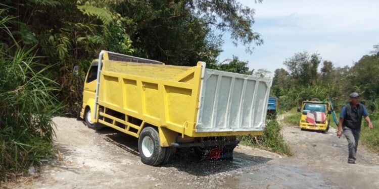 Satpol PP Taput  Tebang Pilih Tindak Penambang Pasir Illegal.