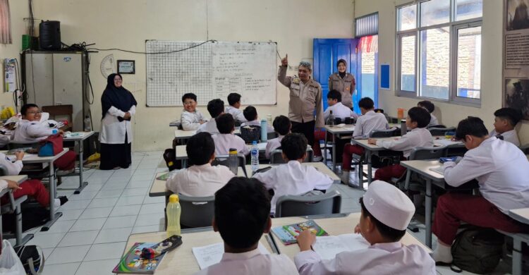 Tanamkan Disiplin Sejak Dini dan Rangkul Warga Pasar, Satgas Preemtif Polda Jateng Gencarkan Binluh Kamseltibcarlantas