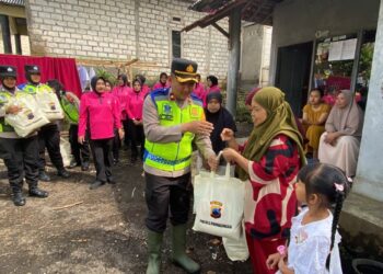 Tanggap Darurat Diperpanjang, Polres Purbalingga Kembali Salurkan Bantuan di Lokasi Bencana