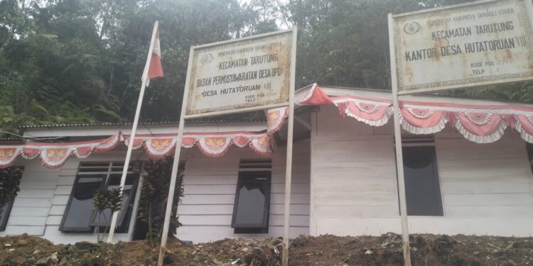‎ Penyaluran Dana Desa Hutatoruan VIII Kecamatan Tarutung Disorot. Proyek Rusak, Bumdes Diduga Habiskan Anggaran