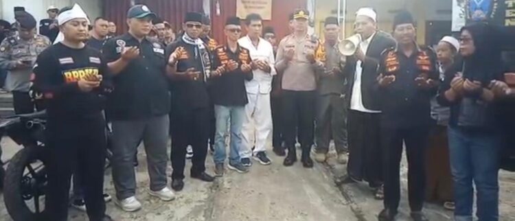 Ramadhan Penuh Berkah, BPPKB BANTEN DPAC CISEENG BANGKIT, Bagikan 2000 Takjil Geratis Bertempat di Jalan Perempatan Ciseeng