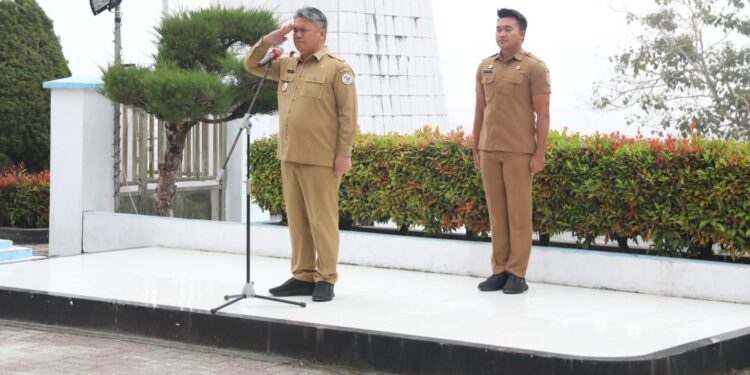 Pimpin Apel Gabungan, Wakil Bupati Tapanuli Utara Ingatkan Disiplin dan Perencanaan Pembangunan Berkualitas