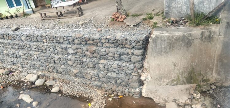 Polemik Pemasangan Bronjong di Jorong Padang Belimbing Koto Sani, Mogok Kerja Dan Kompensasi Batu Setempet Menjadi Pertanyaan