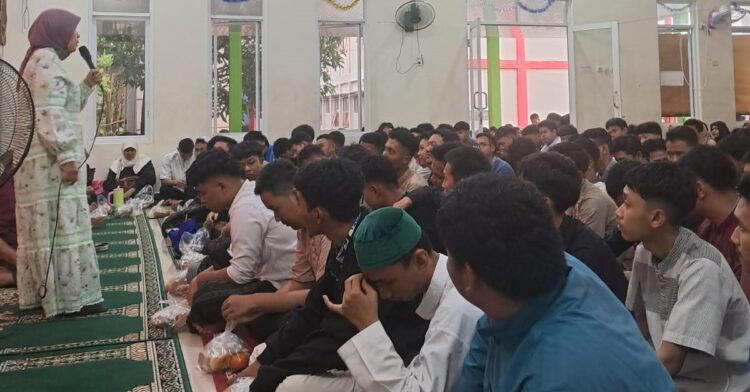 SMKN 15 Bekasi Gelar Iftar Bersama di Masjid Al Adzkar