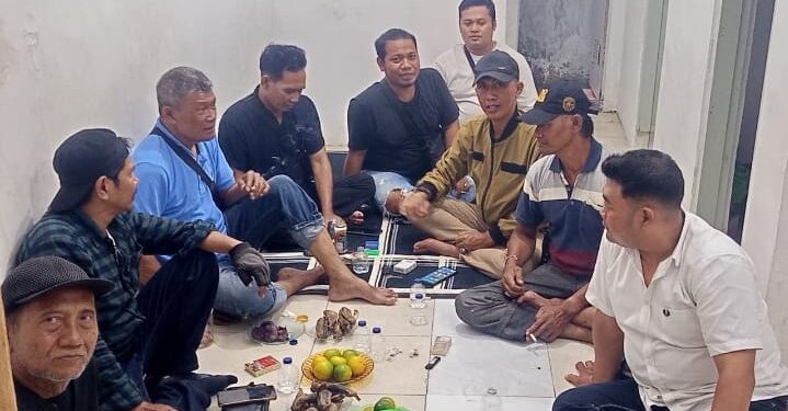 Rekan Satu Pena Kunjungi Rumah Baru Rekannya di Simo Mulyo Baru