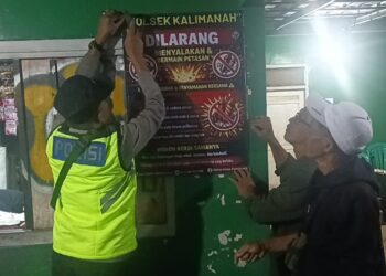 Sambil Patroli, Polsek Kalimanah Pasang Imbauan Larangan dan Bahaya Petasan