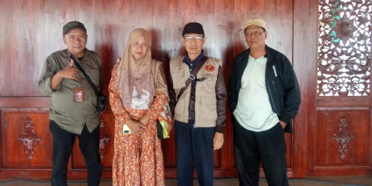 Sekilas Penyair Banyumas : TIADA HARI TANPA PUISI