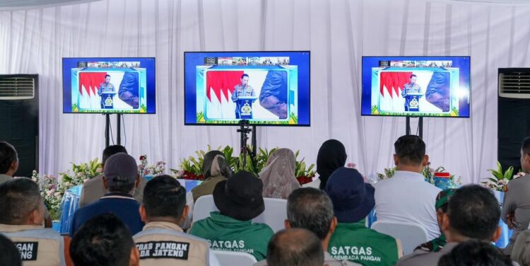 Dukung Ketahanan Pangan Nasional, Kapolda Jateng Pimpin Tanam Raya Jagung Kuartal I Tahun 2026 di Karanganyar