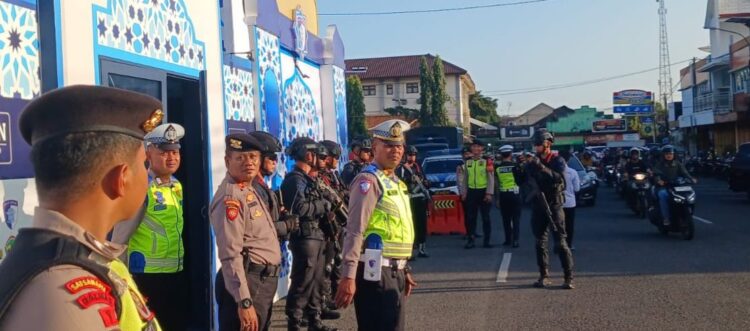 Patroli Gabungan Satsamapta dan Brimob Jaga Kondusivitas Ngabuburit di Purbalingga