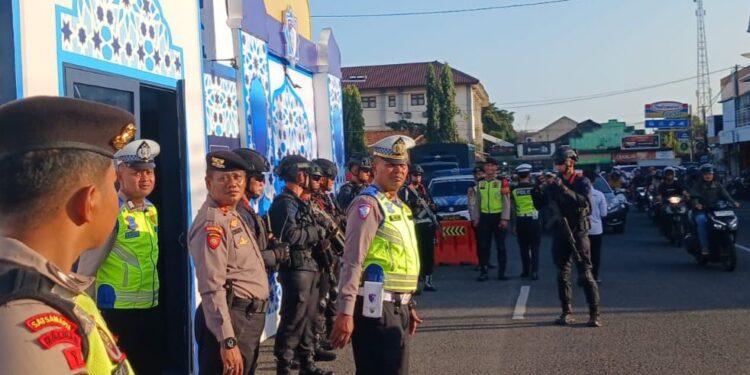 Patroli Gabungan Satsamapta dan Brimob Jaga Kondusivitas Ngabuburit di Purbalingga