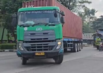 Polda Jateng Laksanakan Penyekatan Kendaraan Sumbu Tiga dalam Operasi Ketupat Candi 2026