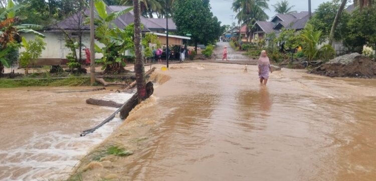 Banjir Hantam Lagi, PT Adhi Karya Dituduh Lalai dan Tidak Profesional