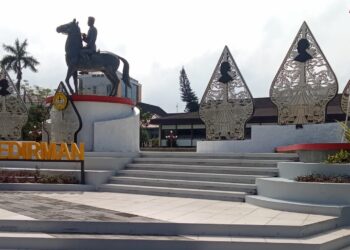 Sekilas Cinta, Harta Dan Tahta, Oleh Widoyo Satmoko