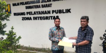 Proyek Pengaspalan Jalan Bukit Kandung-Panjalangan Diduga Asal Jadi, Warga Protes Berat, Waktu Hujan Pengaspalan Tetap Dilakukan