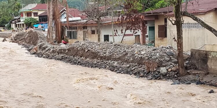 Lamban Bin Lambin, Pemda Kab Solok dan Provinsi Sumbar Tangani Jan Lalok Juo Lai, Masyarakat Terncam Banjir