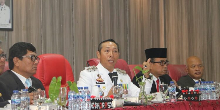 Bupati Taput Pimpin Coffee Morning dengan Pimpinan OPD dan Seluruh Camat